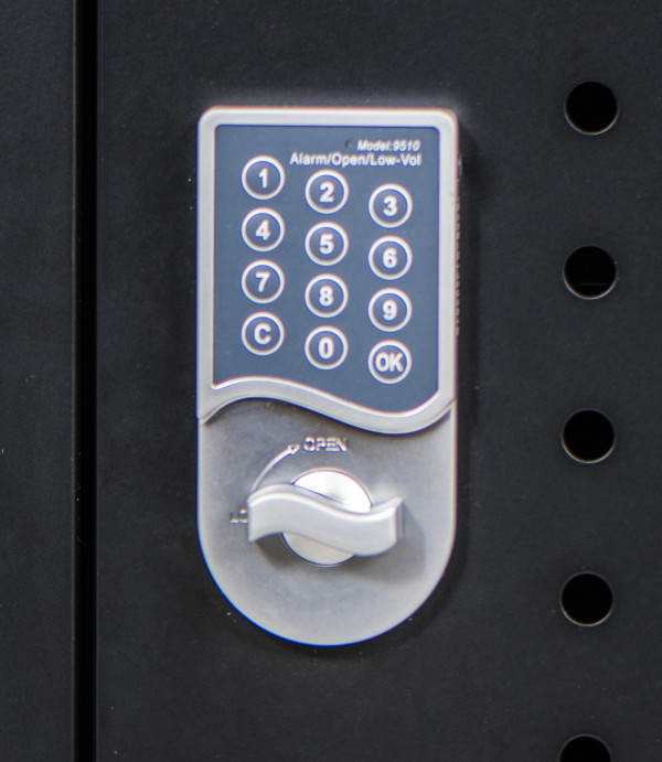 Luxor LLTM30-B-KP 30 Tablet Charging Cart with Keypad Lock